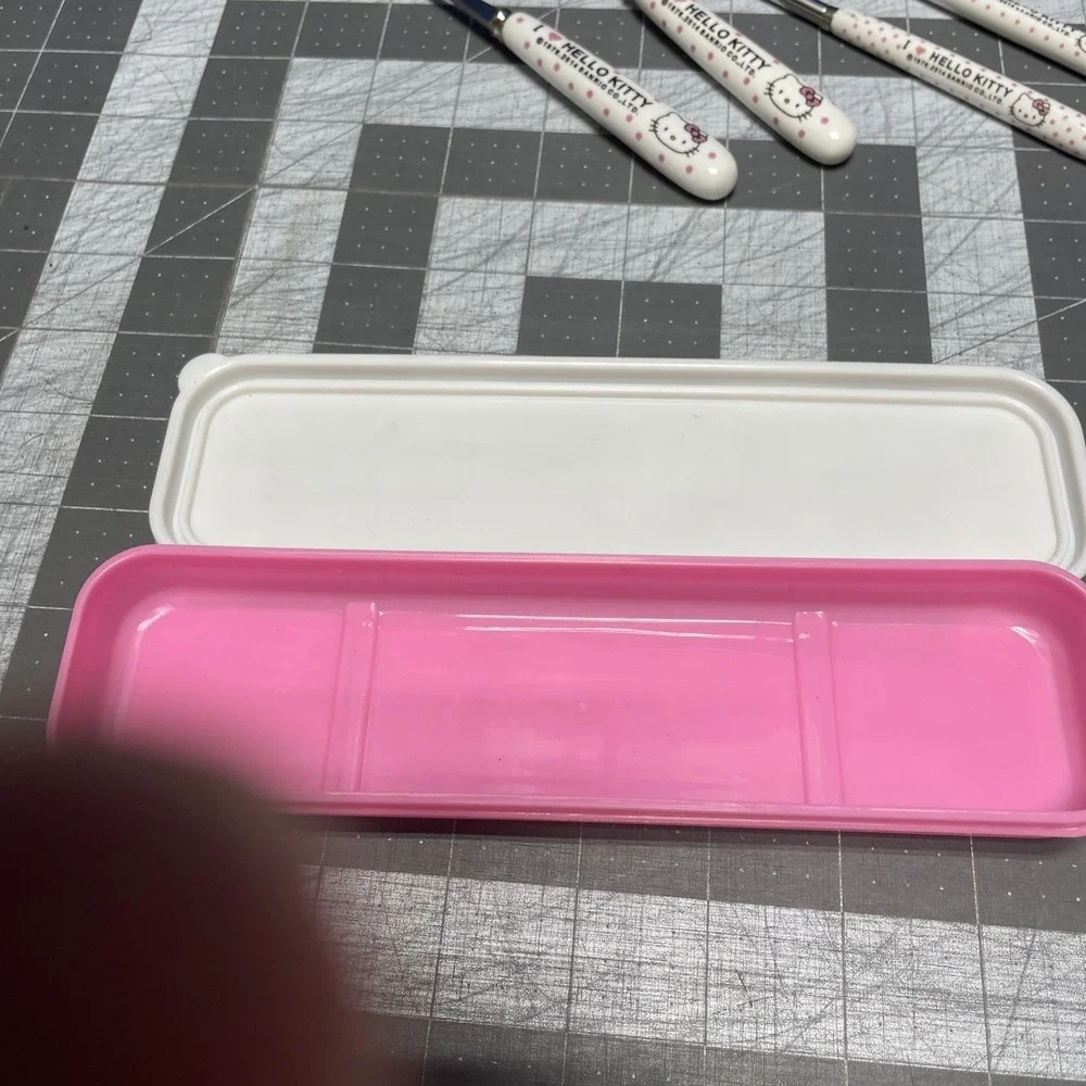 The Unbranded Brand hello kitty
